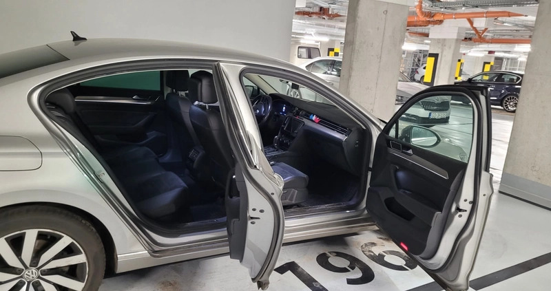 Volkswagen Passat cena 70000 przebieg: 240000, rok produkcji 2016 z Stawiszyn małe 11